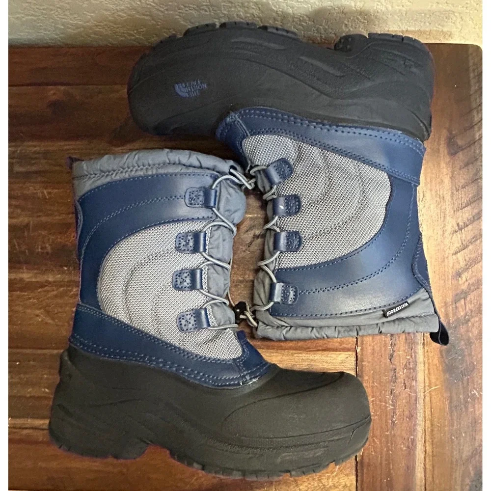 The North Face Alpenglow Waterproof Insulated Snow Boots Boys US 5 ThermaFelt
